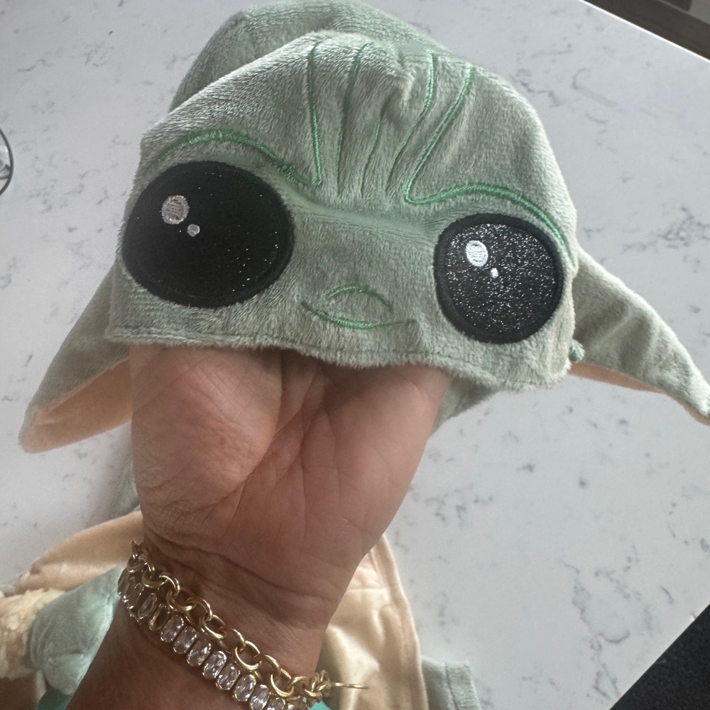 STAR WARS YODA DOG COSTUME SIZE LARGE ONLY WORE ONE TIME